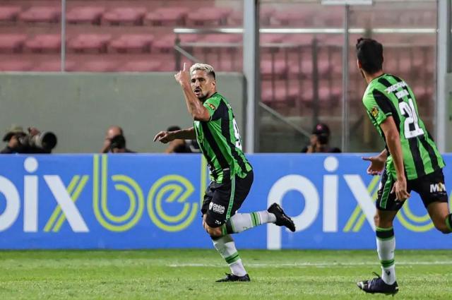 球探体育即时比分-洛国富成巴甲队大腿 3场独造3球归化当他最强