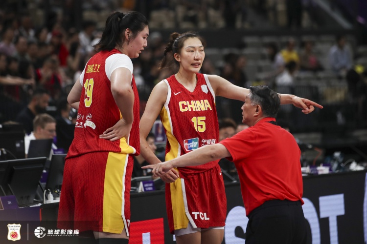 足球直播-中国女篮占优的内线表现低迷&amp;外线投射糟糕 张子宇可能是唯一亮点